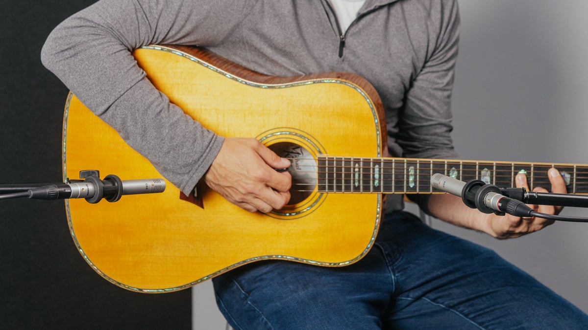 C02 acoustic guitar